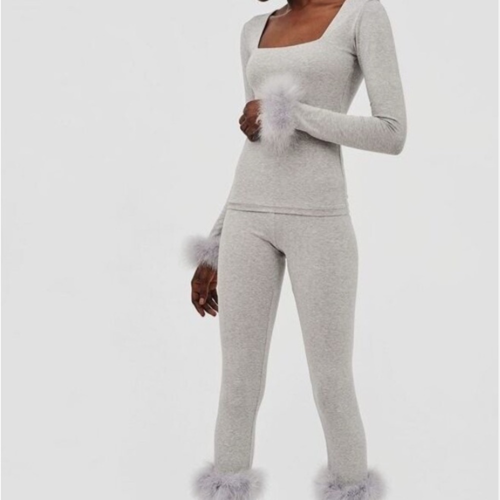 The Weekend Chic Set with Leggings in Grey